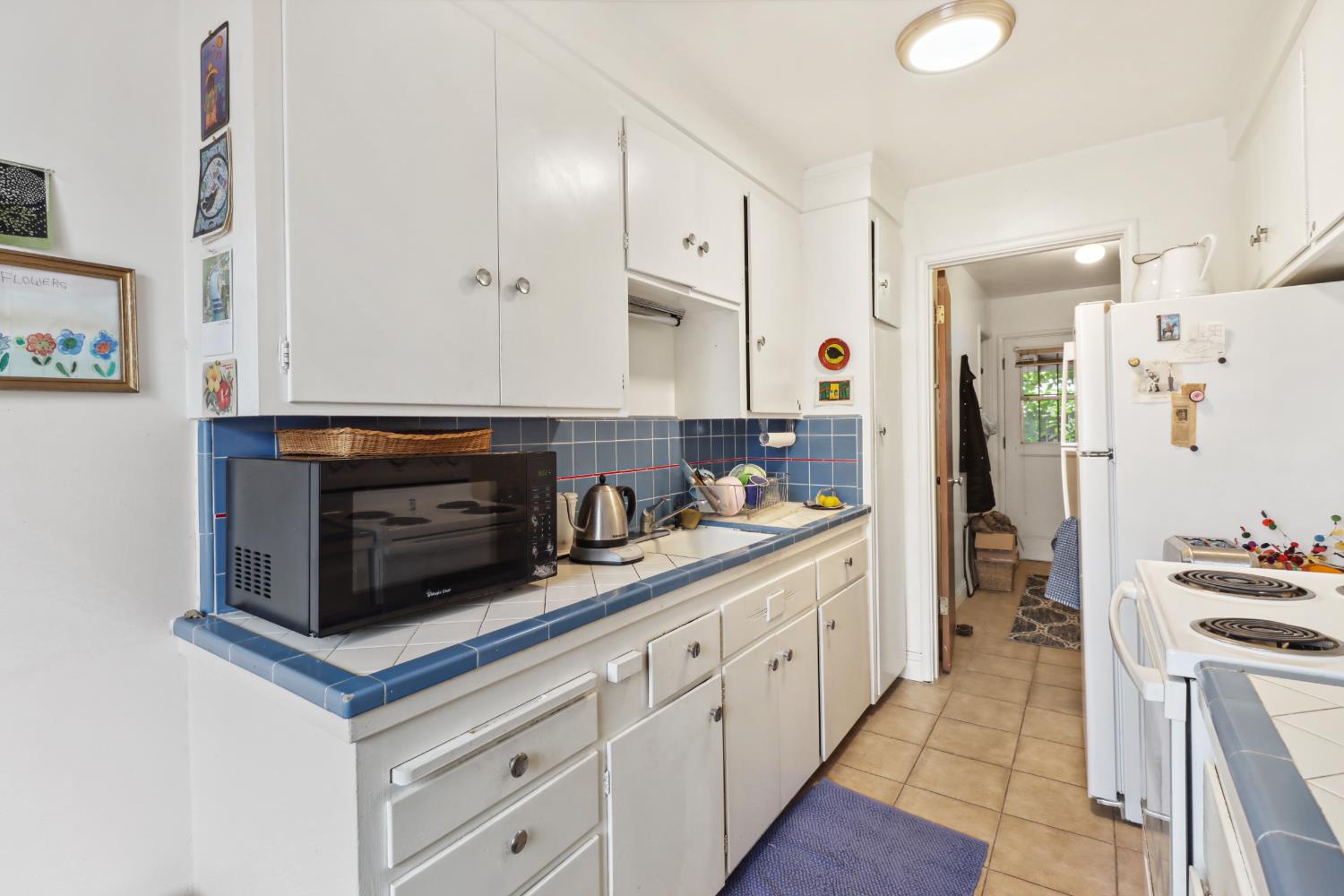 Detail Gallery Image 13 of 41 For 1702 Harian Way, Sacramento,  CA 95822 - – Beds | – Baths
