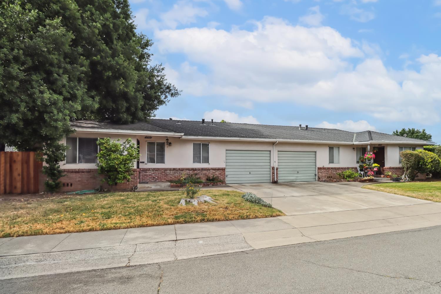 Detail Gallery Image 2 of 41 For 1702 Harian Way, Sacramento,  CA 95822 - – Beds | – Baths