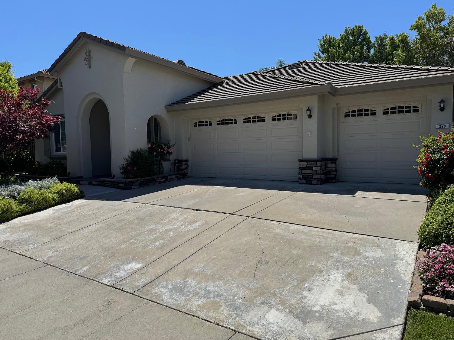 Detail Gallery Image 4 of 52 For 220 Shrike Cir, Sacramento,  CA 95834 - 4 Beds | 3 Baths