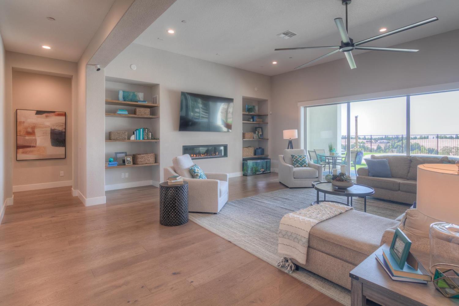 Detail Gallery Image 13 of 81 For 4009 Whitney Vista Ln, Rocklin,  CA 95677 - 4 Beds | 4/1 Baths