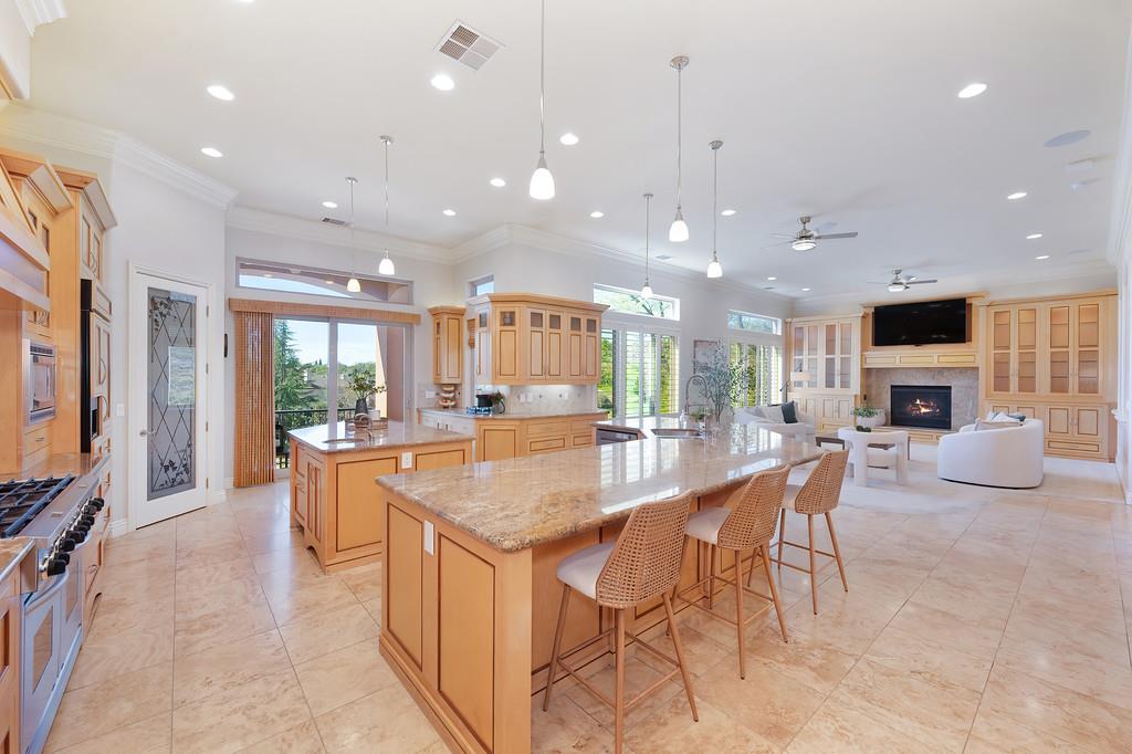 Detail Gallery Image 6 of 58 For 3711 Stone Temple Ct, Rocklin,  CA 95765 - 5 Beds | 4/1 Baths