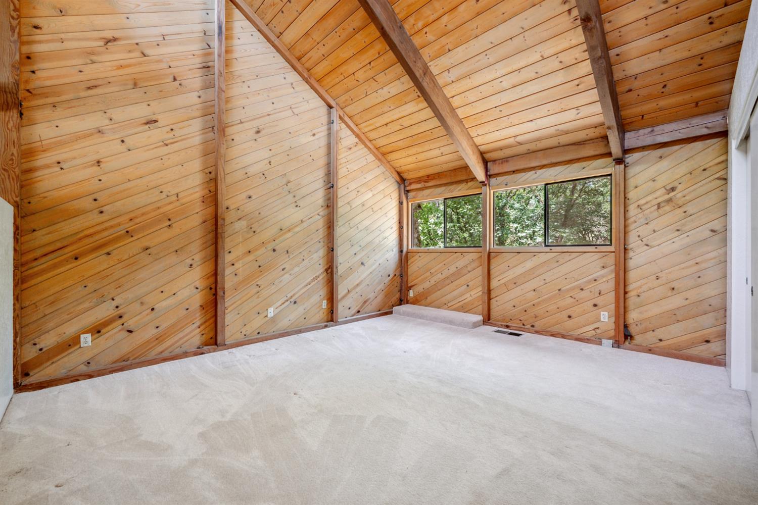 Detail Gallery Image 15 of 38 For 17836 Oriole Ct, Penn Valley,  CA 95946 - 2 Beds | 2 Baths