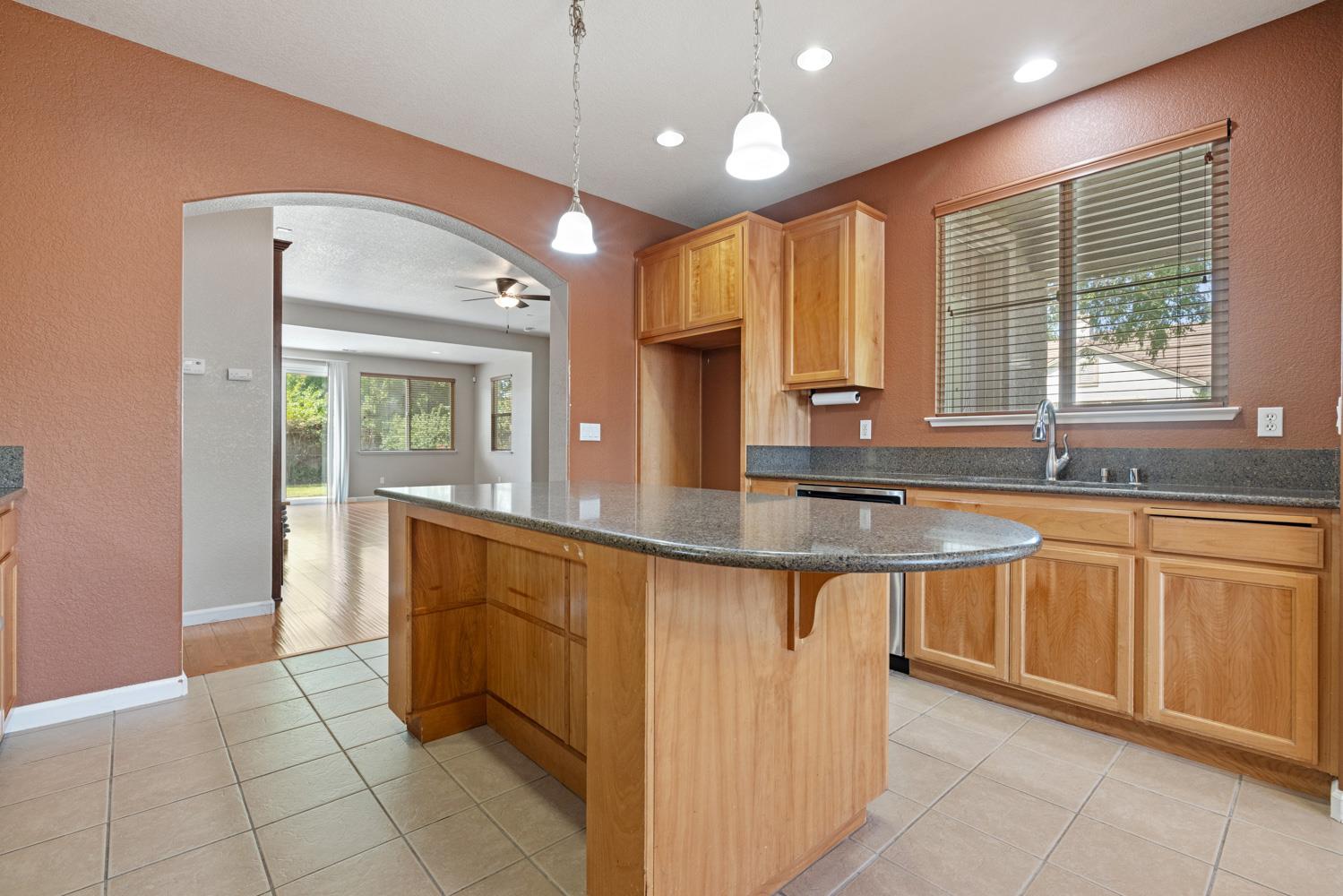 Detail Gallery Image 10 of 29 For 936 Heartland Dr, Manteca,  CA 95337 - 3 Beds | 2 Baths