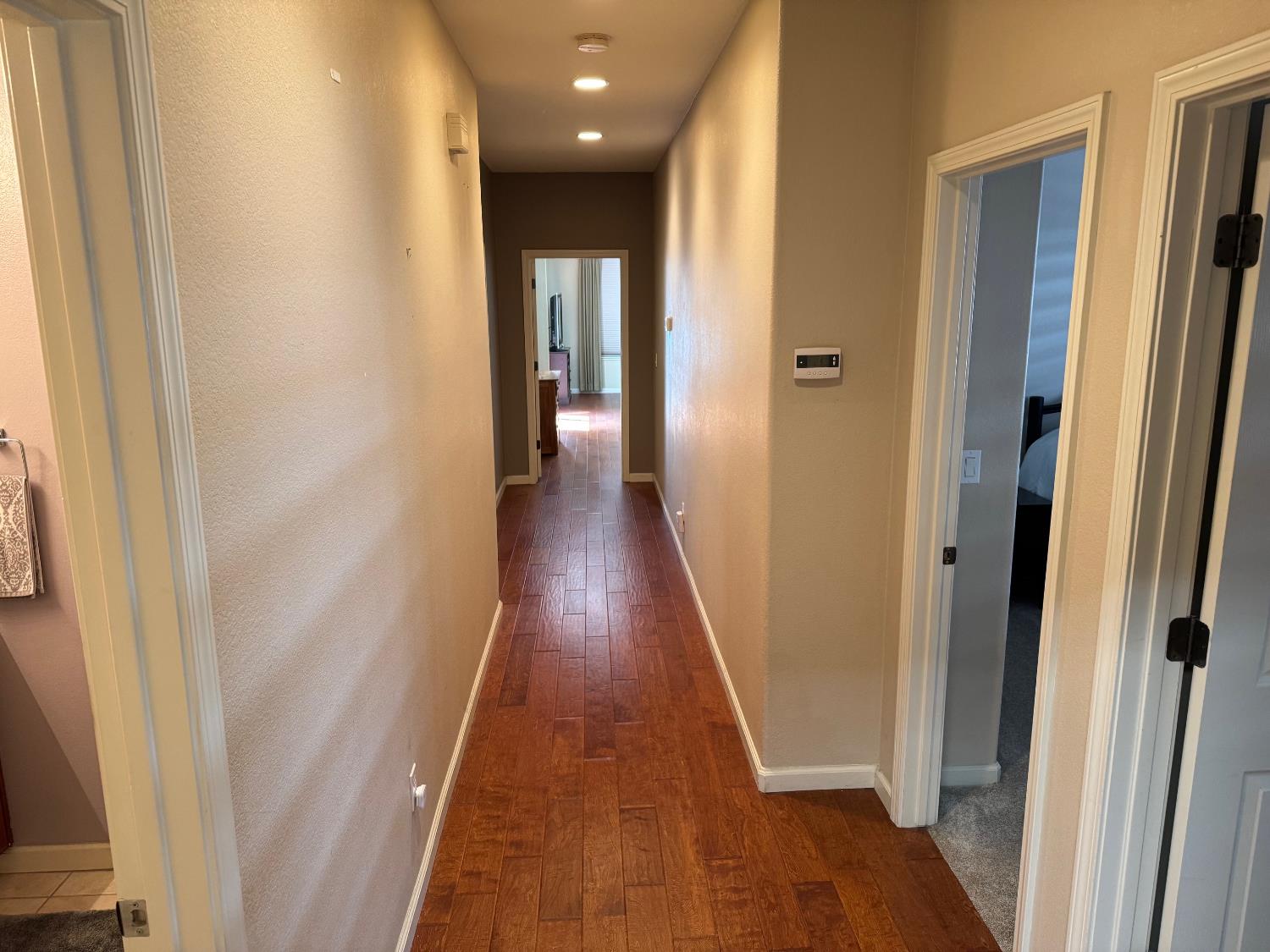 Detail Gallery Image 34 of 52 For 220 Shrike Cir, Sacramento,  CA 95834 - 4 Beds | 3 Baths