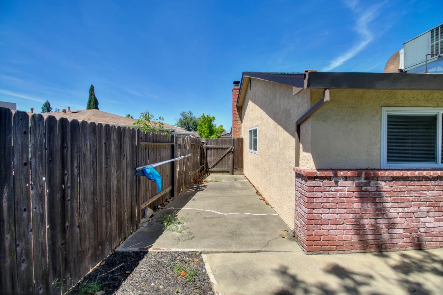Detail Gallery Image 24 of 26 For 6310 Tina Ct, Carmichael,  CA 95608 - 3 Beds | 2 Baths