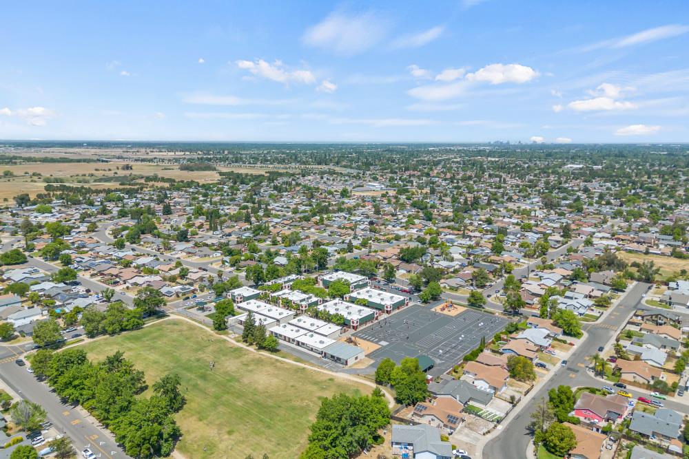 Detail Gallery Image 74 of 75 For 5984 Sawyer Cir, Sacramento,  CA 95823 - 3 Beds | 2 Baths