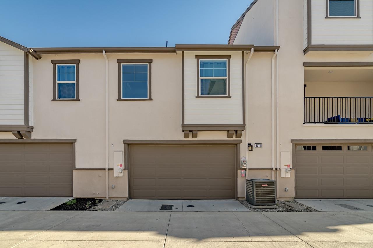 Detail Gallery Image 7 of 44 For 3074 Seaspray Walk, Sacramento,  CA 95833 - 3 Beds | 2/1 Baths