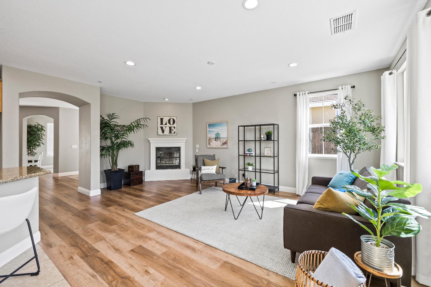 Detail Gallery Image 7 of 34 For 5425 Mossy Stone Way, Rancho Cordova,  CA 95742 - 3 Beds | 2 Baths