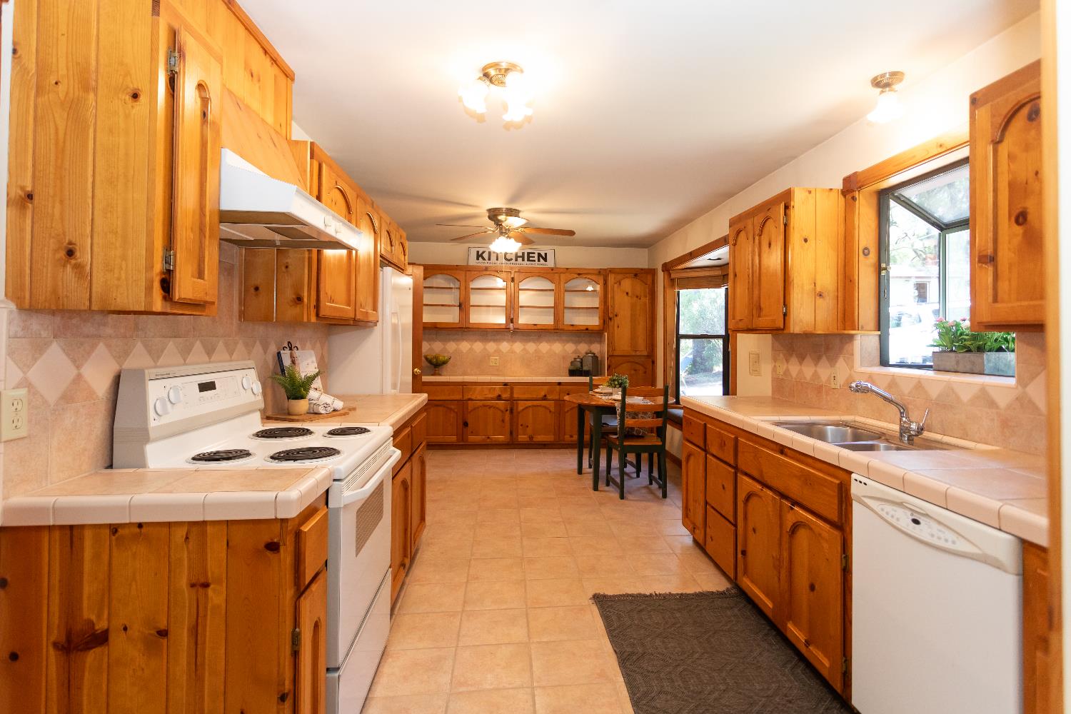 Detail Gallery Image 10 of 49 For 2691 Family Hill Dr, Placerville,  CA 95667 - 3 Beds | 2 Baths
