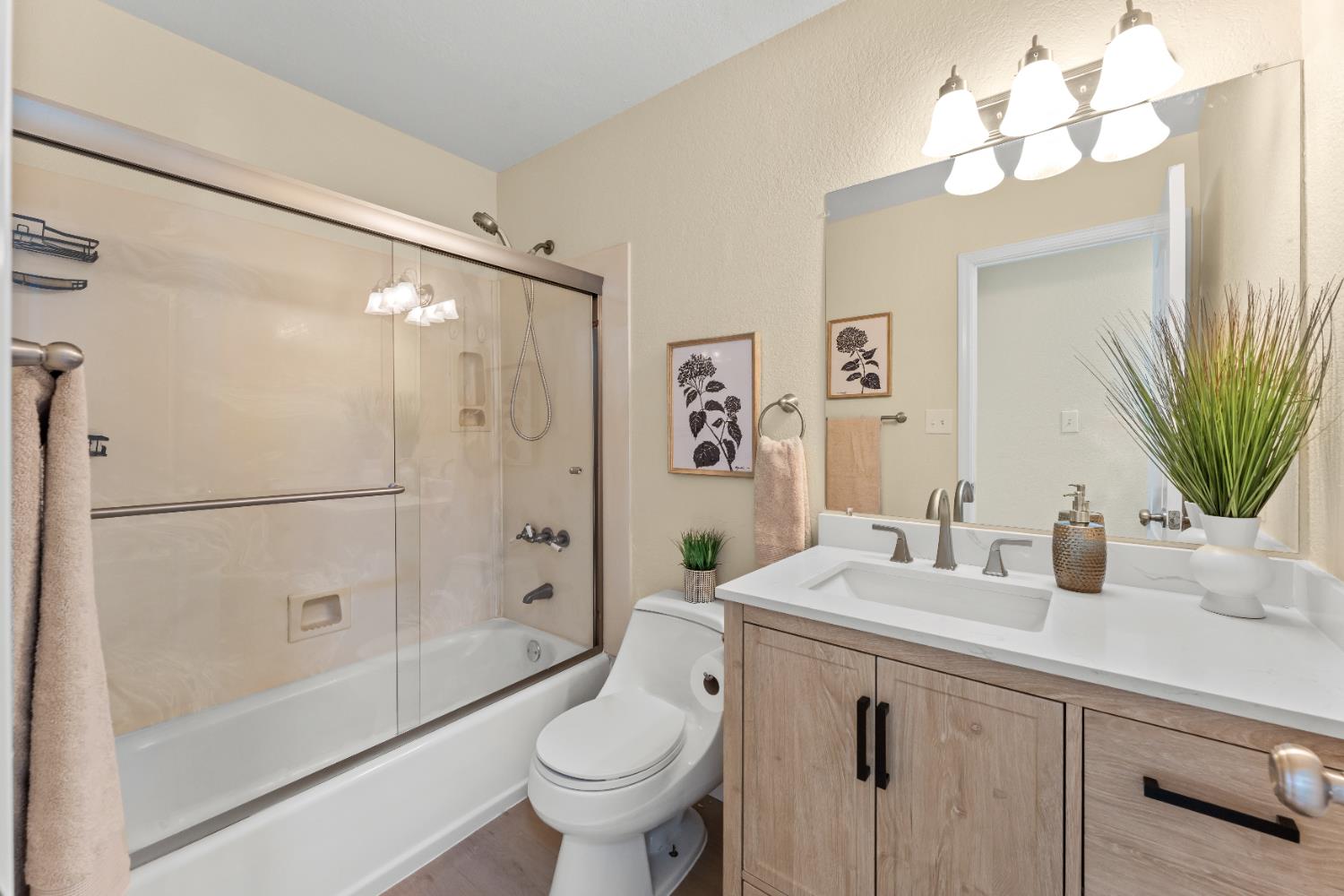 Detail Gallery Image 18 of 28 For 6112 Longfellow Way, Sacramento,  CA 95842 - 3 Beds | 1 Baths