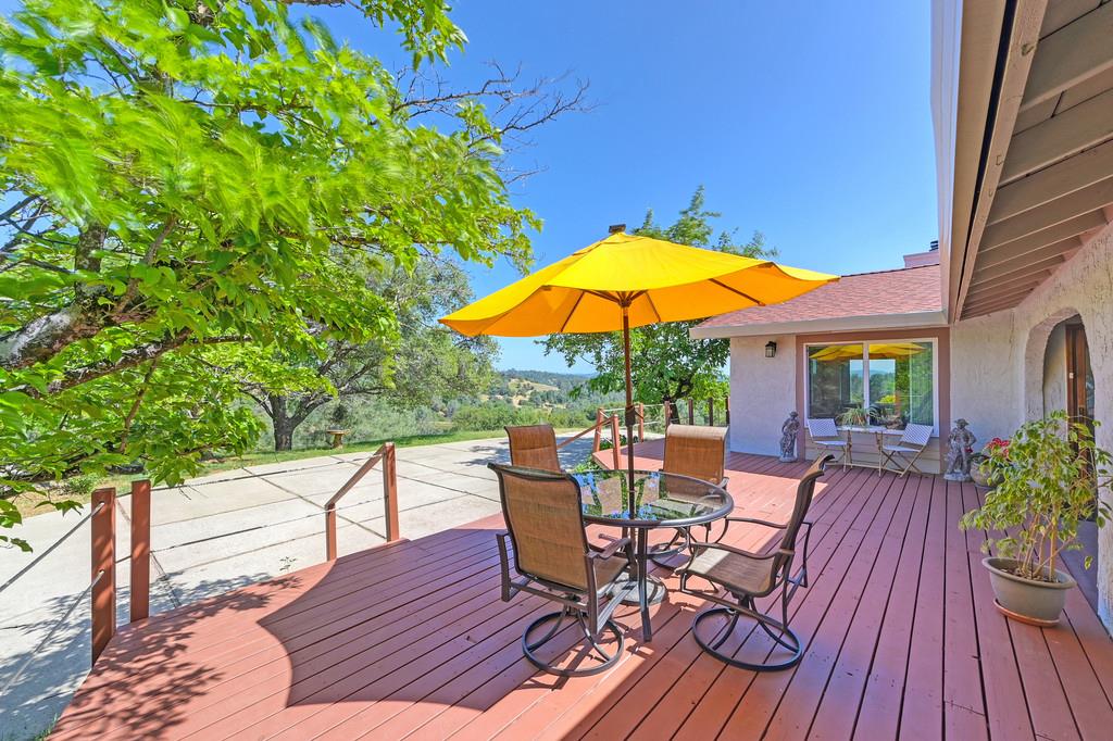 Detail Gallery Image 14 of 93 For 3561 Ahwahnee Way, Cool,  CA 95614 - 4 Beds | 3 Baths