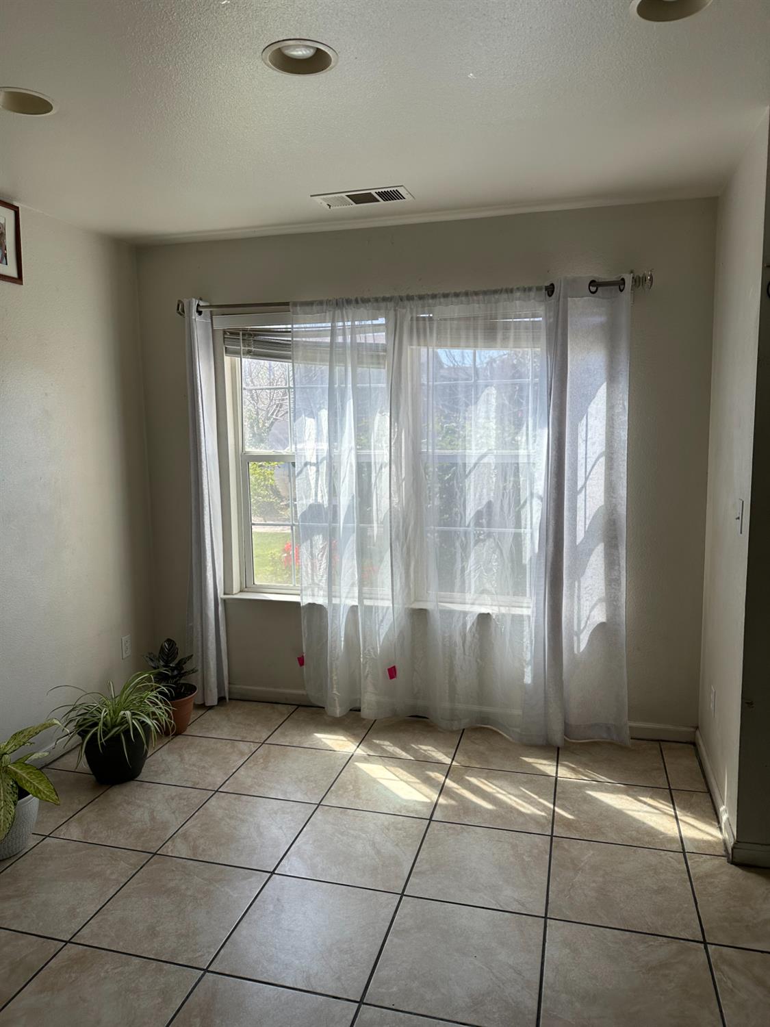 Detail Gallery Image 9 of 45 For 336 Pyramid Ave, Merced,  CA 95341 - 4 Beds | 2/1 Baths