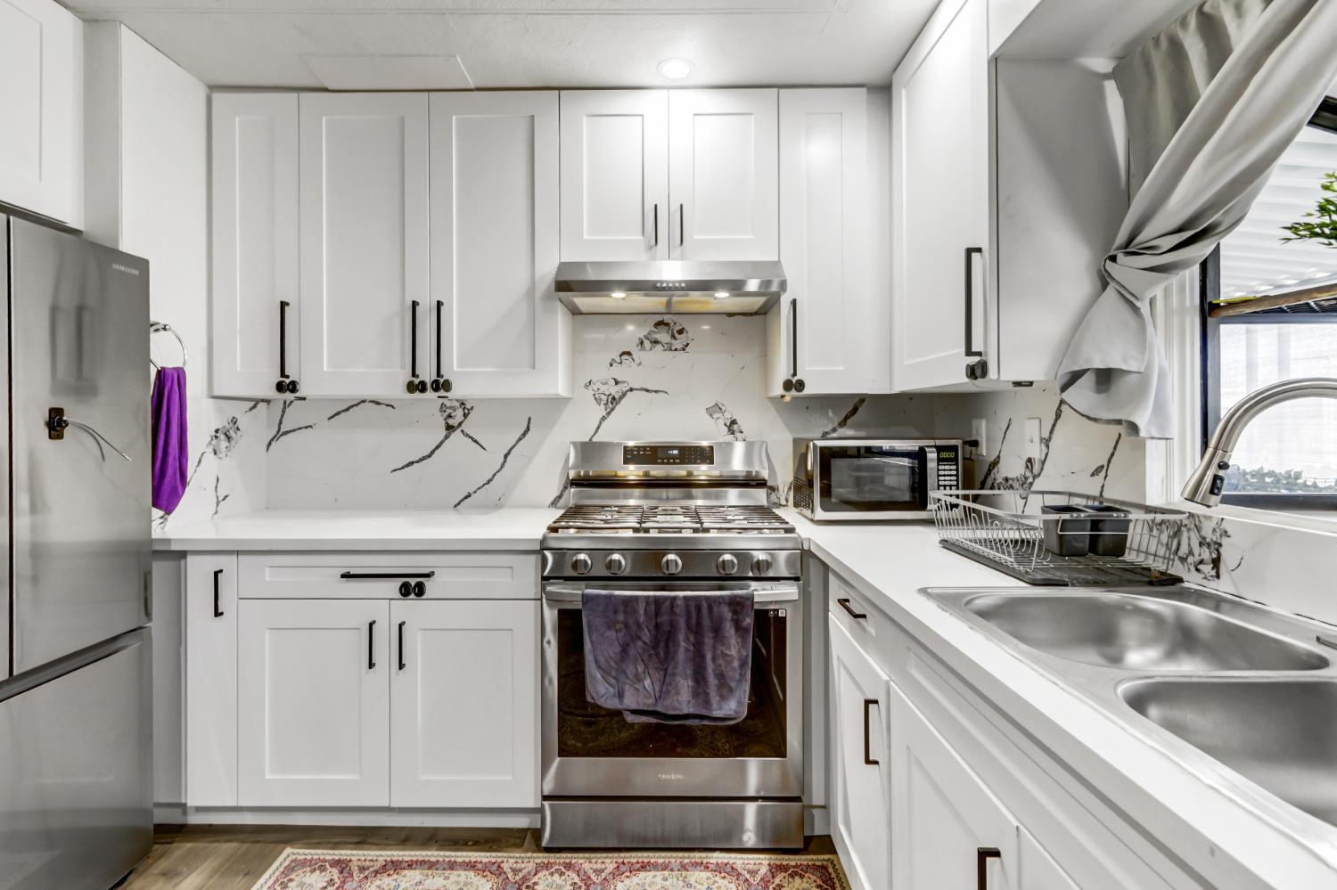 Detail Gallery Image 11 of 41 For 7005 Pleasure Ln, Sacramento,  CA 95823 - 3 Beds | 2 Baths