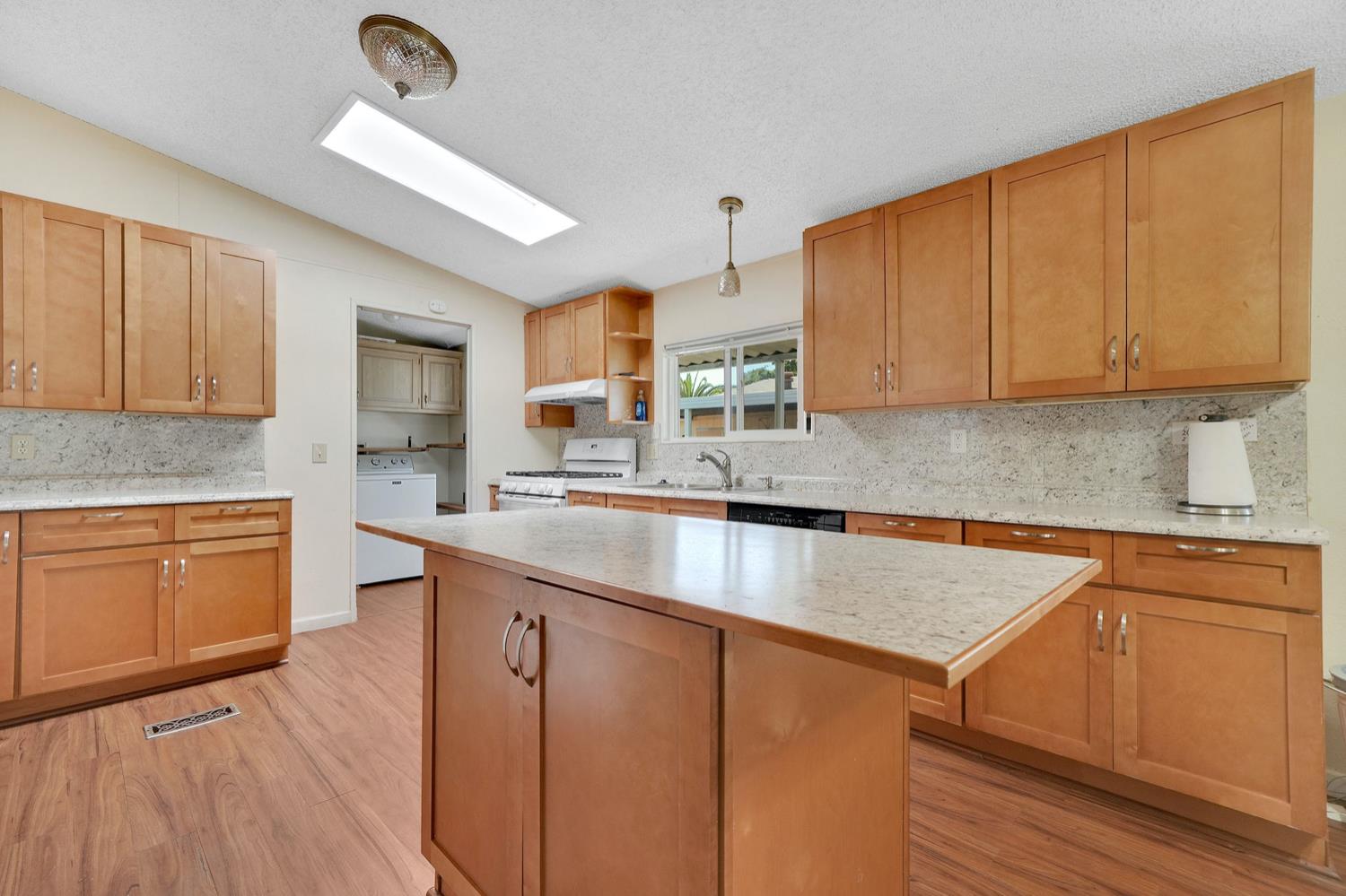 Detail Gallery Image 12 of 58 For 5928 Oak Dr, Ione,  CA 95640 - 3 Beds | 2 Baths