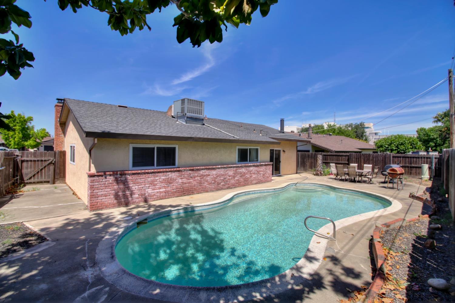 Detail Gallery Image 18 of 26 For 6310 Tina Ct, Carmichael,  CA 95608 - 3 Beds | 2 Baths