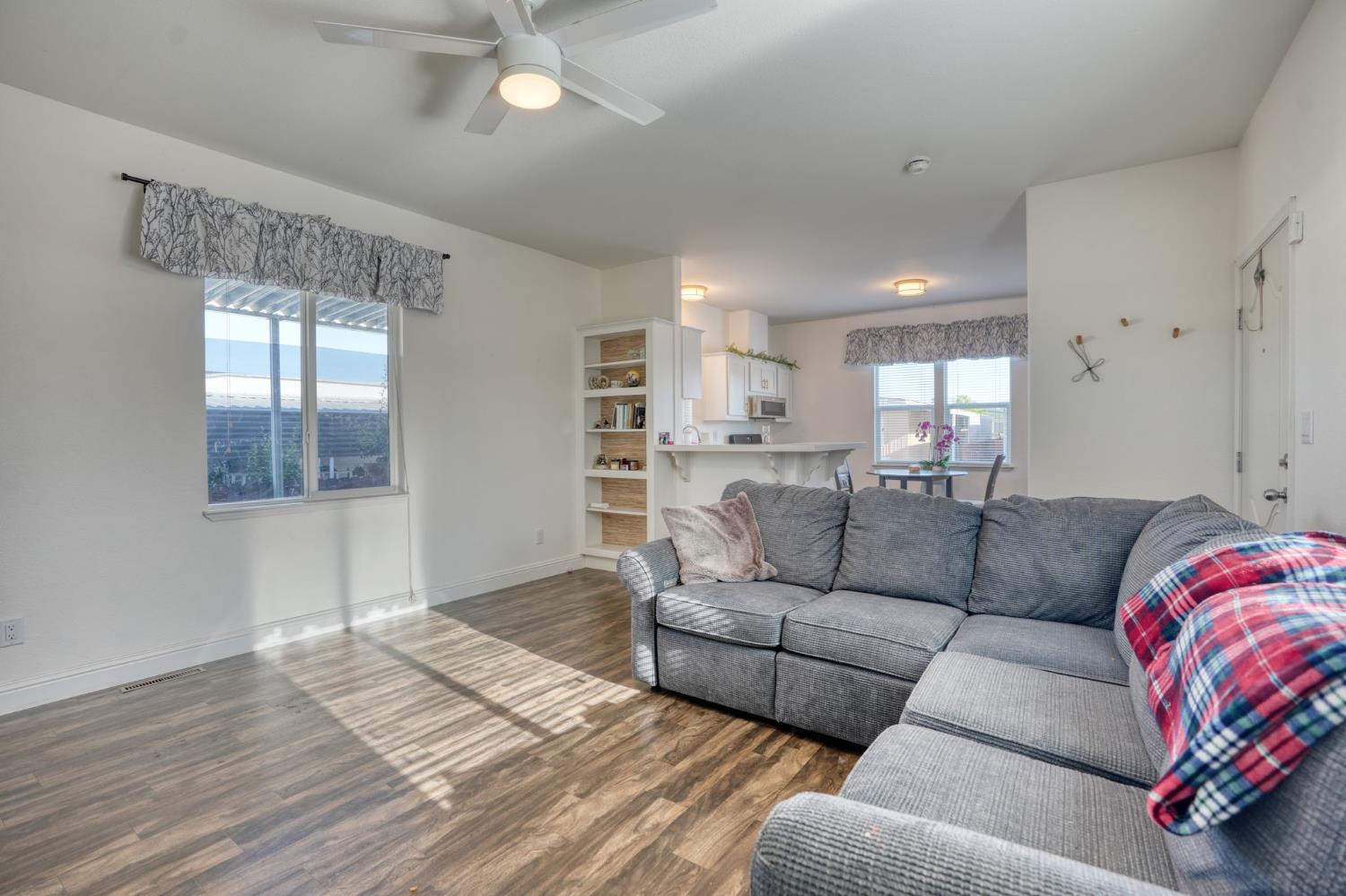 Detail Gallery Image 9 of 37 For 150 Pestana 43, Manteca,  CA 95336 - 2 Beds | 1 Baths