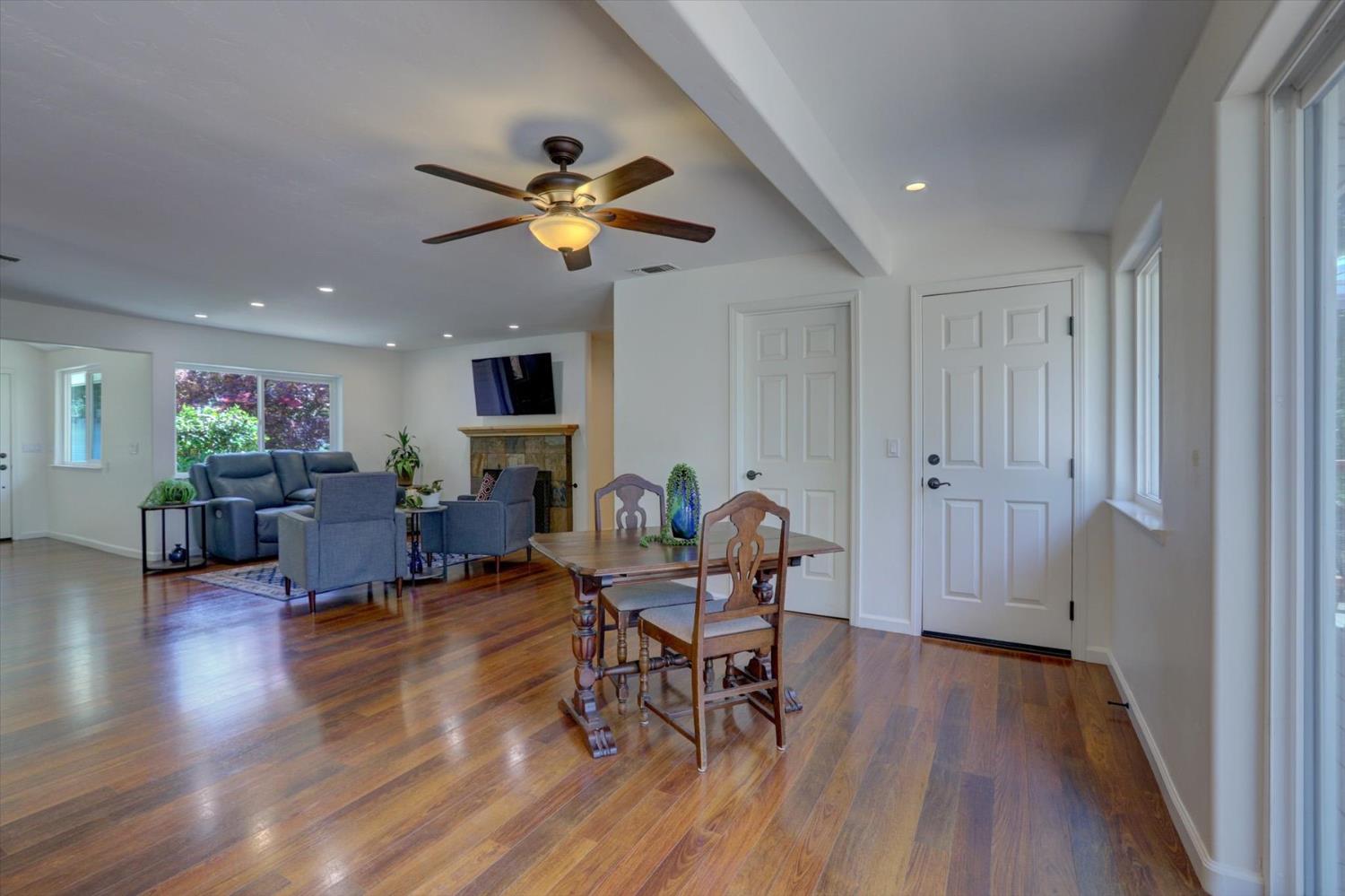 Detail Gallery Image 17 of 88 For 2500 N Lakewood Dr, Meadow Vista,  CA 95722 - 3 Beds | 2/1 Baths