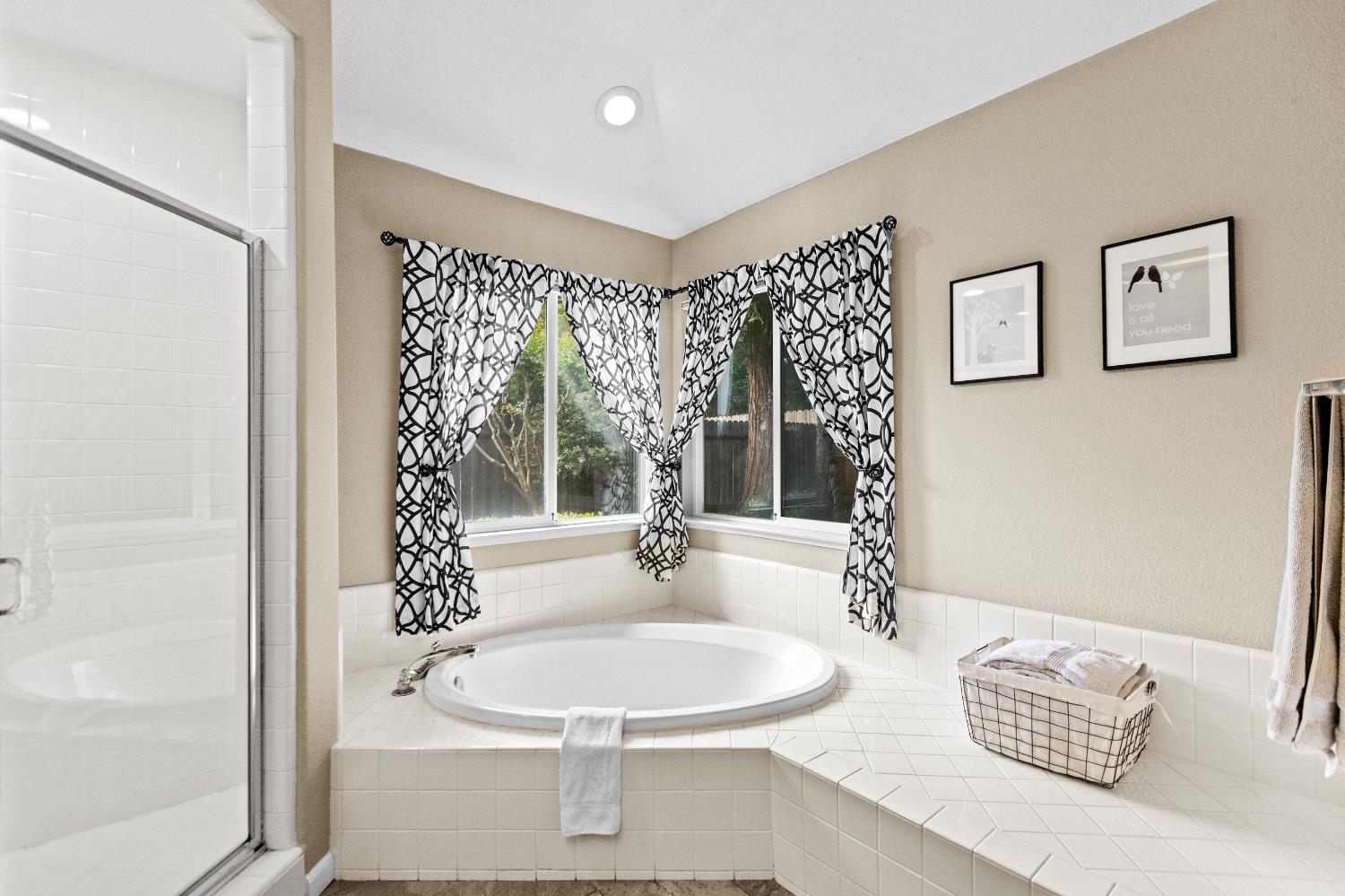 Detail Gallery Image 49 of 72 For 9180 Quail Cove Dr, Elk Grove,  CA 95624 - 5 Beds | 2/1 Baths