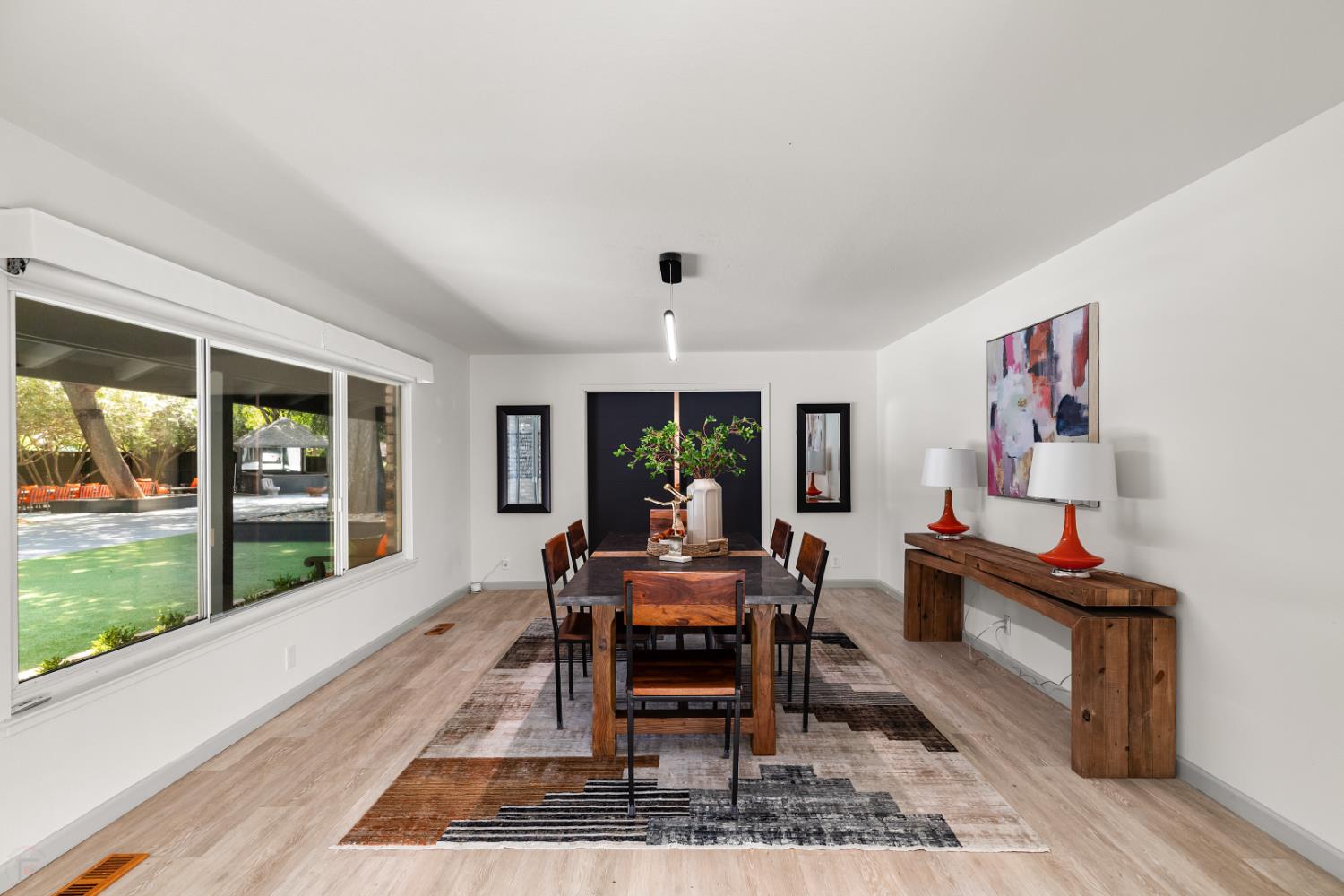 Detail Gallery Image 12 of 97 For 3221 Country Club Blvd, Stockton,  CA 95204 - 4 Beds | 3/1 Baths