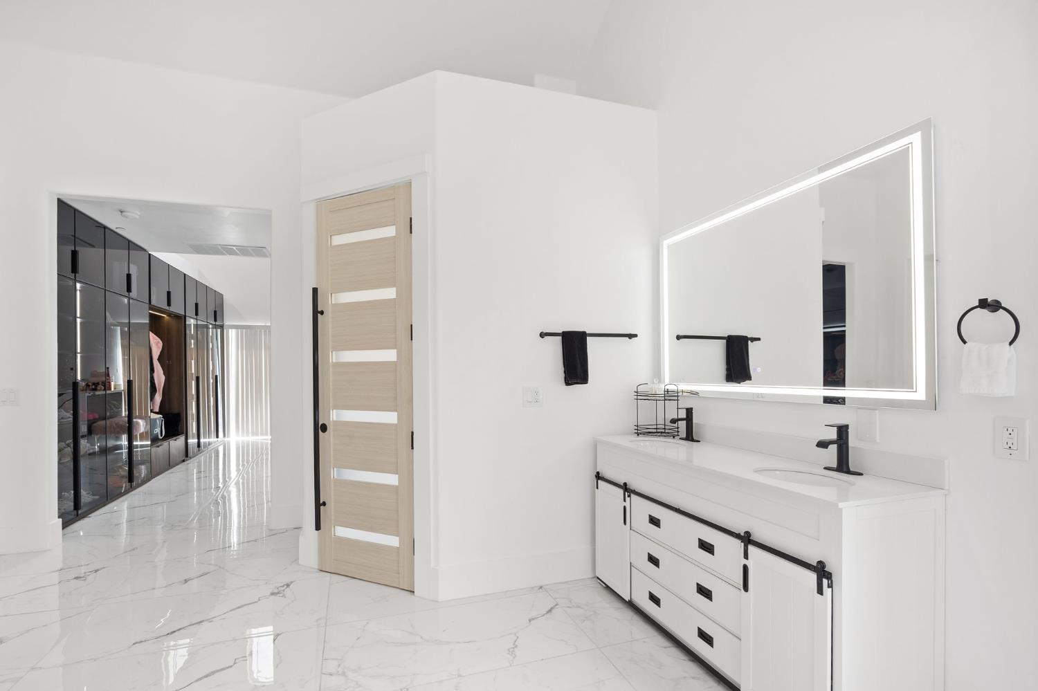 Detail Gallery Image 54 of 93 For 9425 S Wales Way, Elk Grove,  CA 95758 - 5 Beds | 5/1 Baths