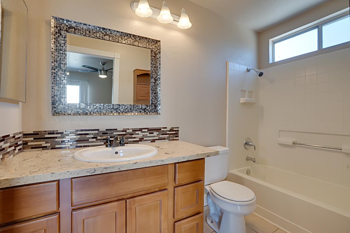 Detail Gallery Image 10 of 20 For 2445 Little Aston Way, Stockton,  CA 95206 - 2 Beds | 2 Baths