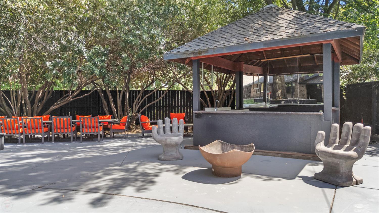 Detail Gallery Image 91 of 97 For 3221 Country Club Blvd, Stockton,  CA 95204 - 4 Beds | 3/1 Baths