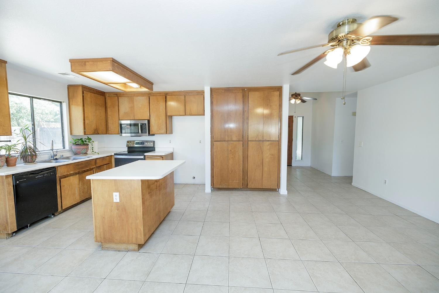 Detail Gallery Image 11 of 34 For 2609 Finlandia Ave, Modesto,  CA 95358 - 3 Beds | 2 Baths