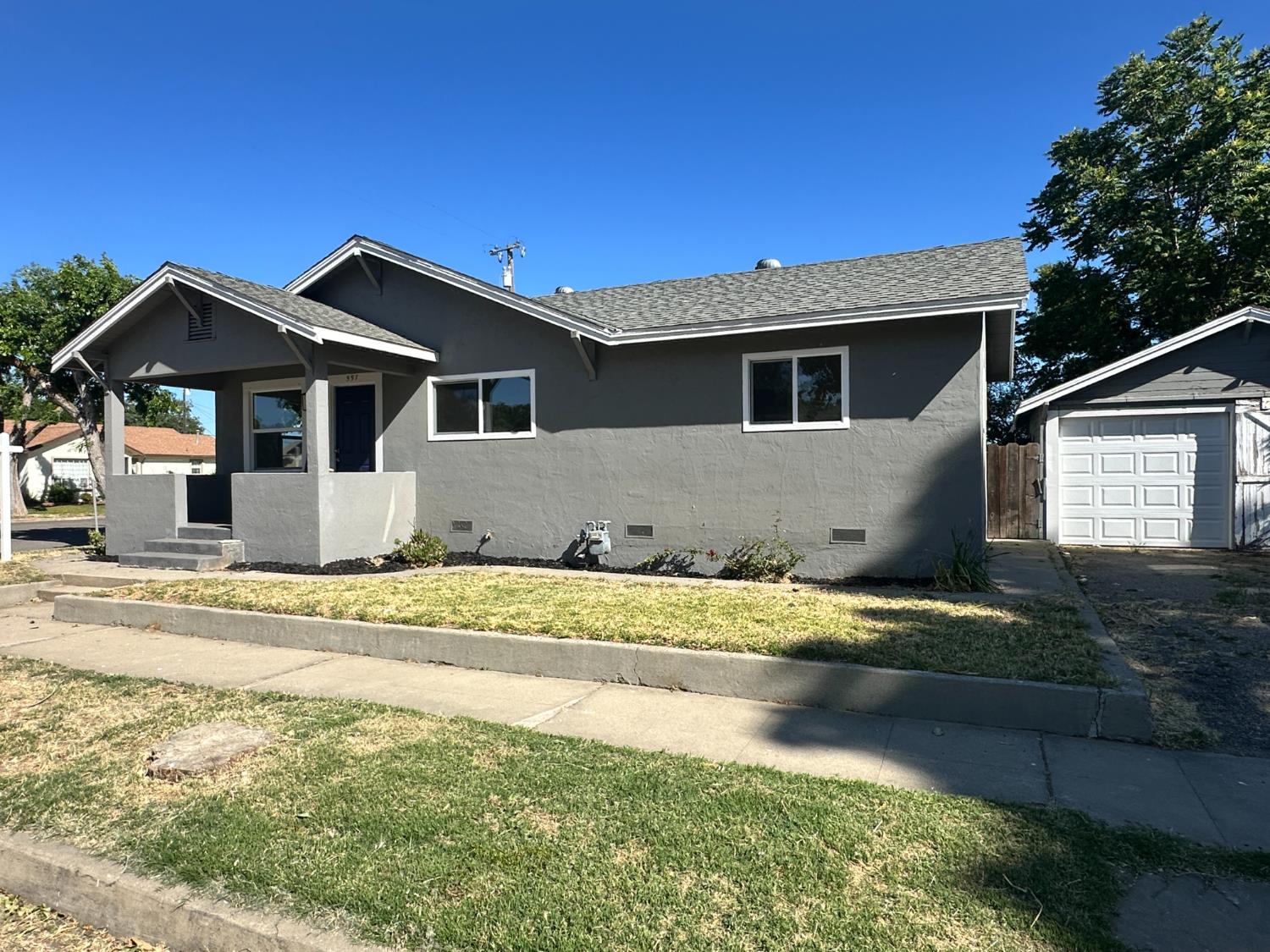 Detail Gallery Image 2 of 21 For 597 1st Ave, Gustine,  CA 95322 - 3 Beds | 1 Baths