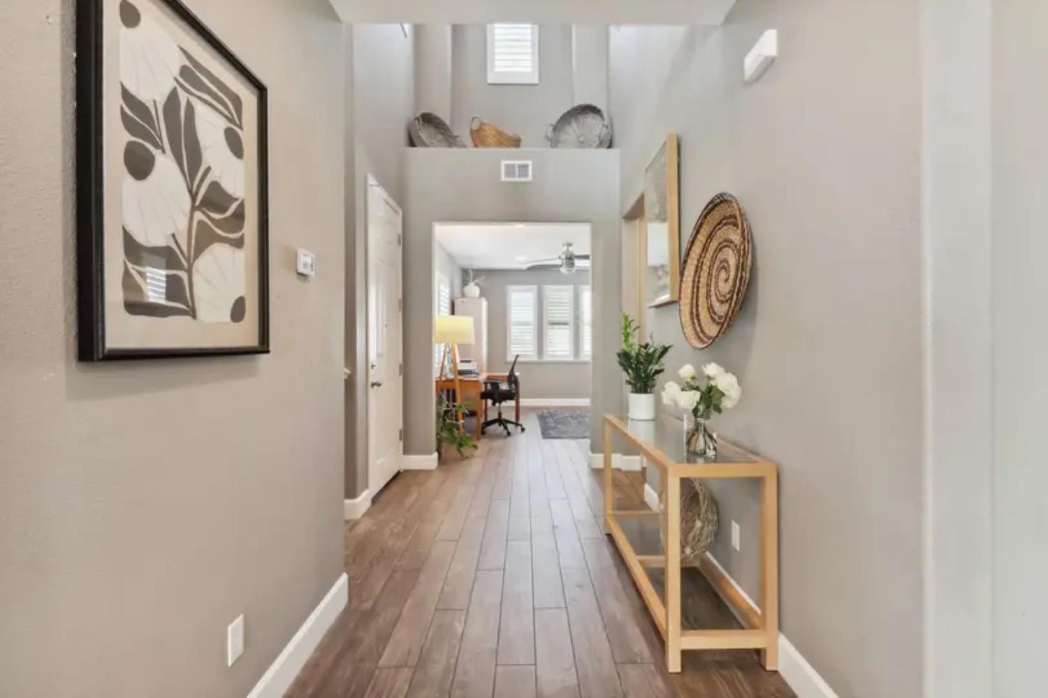 Detail Gallery Image 8 of 69 For 5604 Saratoga Cir, Rocklin,  CA 95765 - 4 Beds | 3/1 Baths
