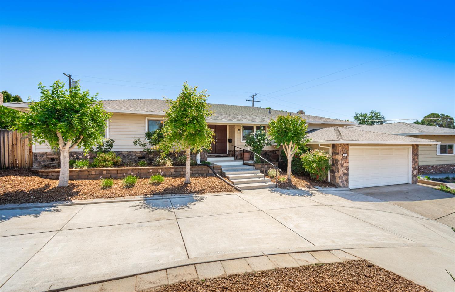 Detail Gallery Image 1 of 65 For 5612 Jolly Ct, Fair Oaks,  CA 95628 - 3 Beds | 2 Baths