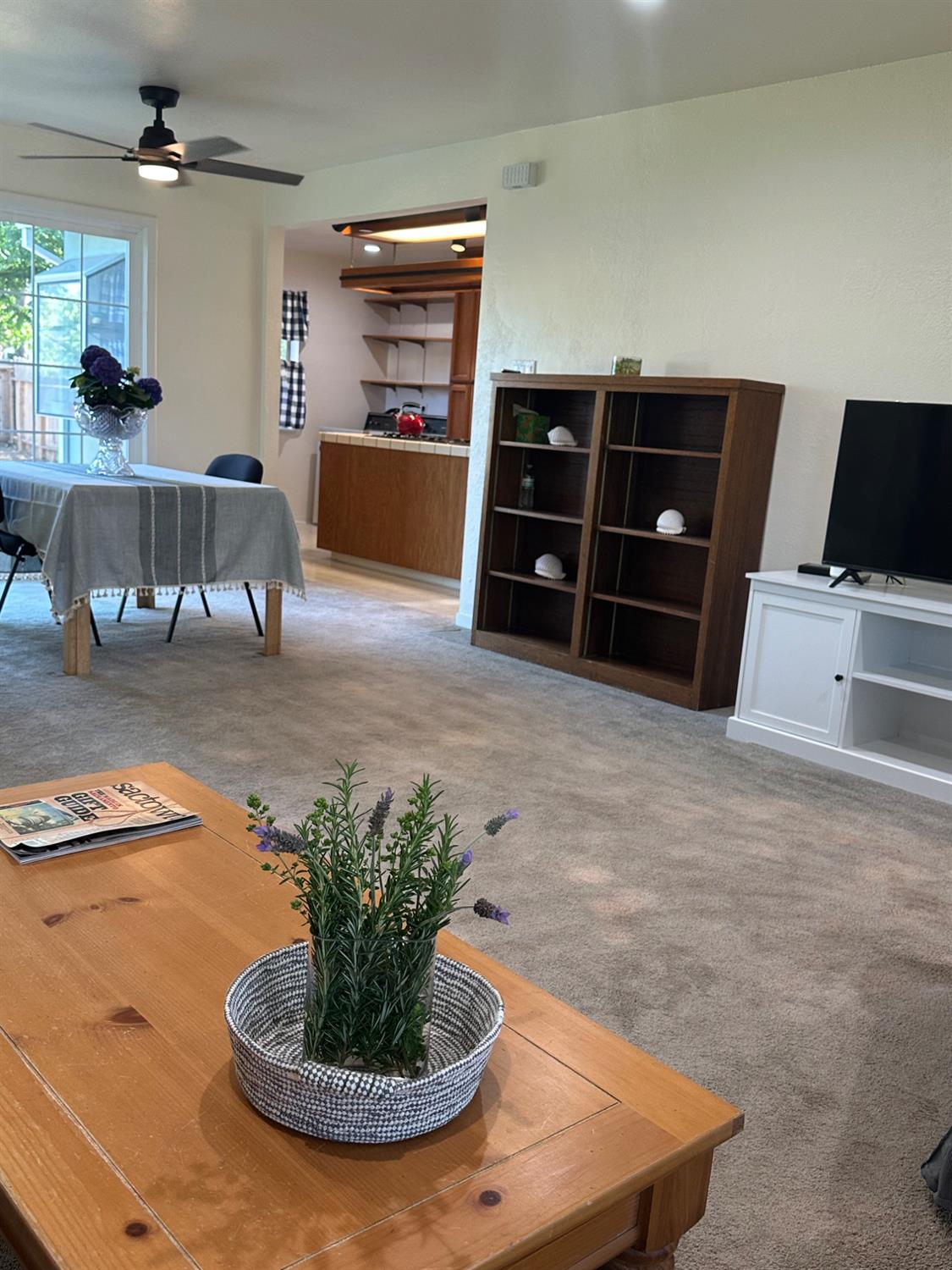 Detail Gallery Image 13 of 22 For 6322 Jansen Dr, Sacramento,  CA 95824 - 2 Beds | 1 Baths