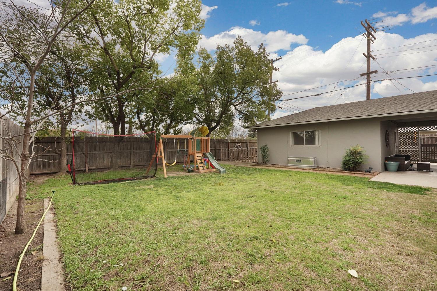 Detail Gallery Image 36 of 42 For 1118 Hawthorne Ave, Modesto,  CA 95350 - 3 Beds | 2 Baths