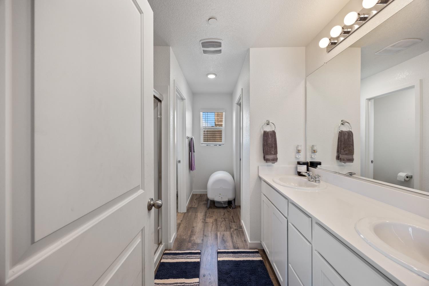 Detail Gallery Image 13 of 25 For 9017 Farmstead Cir, Roseville,  CA 95747 - 4 Beds | 2/1 Baths
