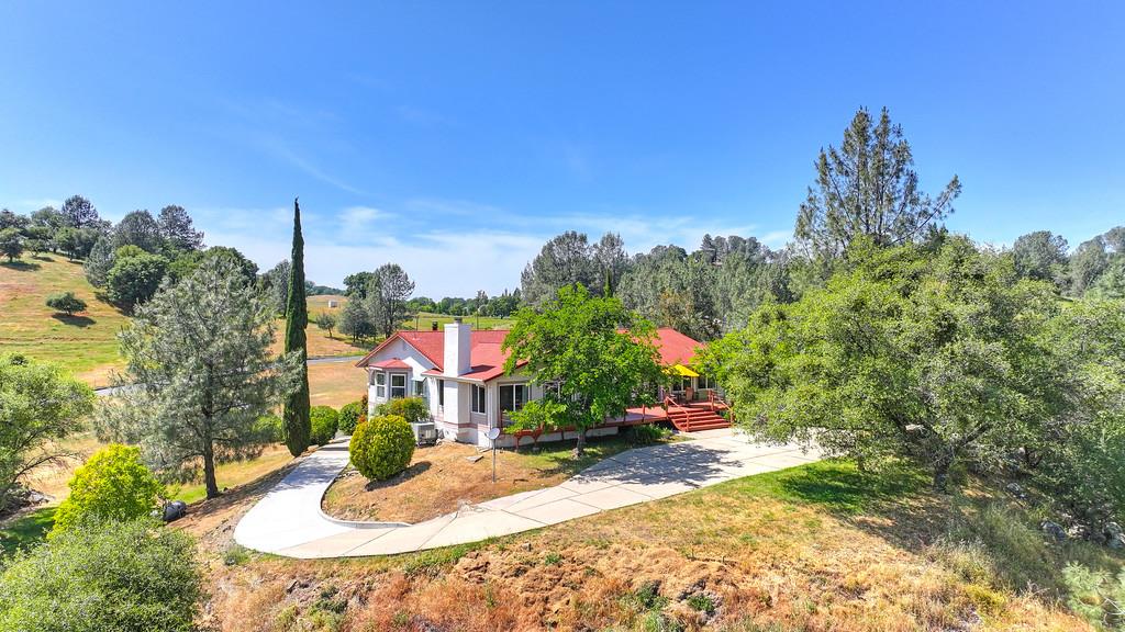 Detail Gallery Image 6 of 93 For 3561 Ahwahnee Way, Cool,  CA 95614 - 4 Beds | 3 Baths