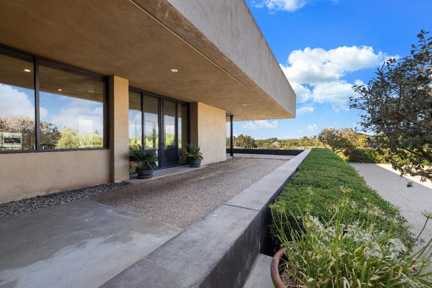 Detail Gallery Image 9 of 64 For 10715 Amerine Ln, Oakdale,  CA 95361 - 2 Beds | 2/1 Baths