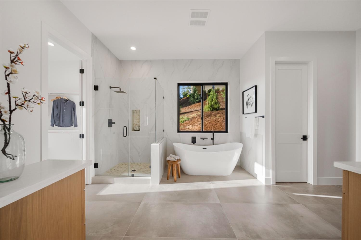 Detail Gallery Image 17 of 31 For 23846 Ironwood Ct, Auburn,  CA 95602 - 4 Beds | 3 Baths