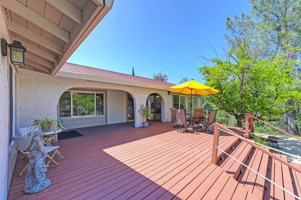 Detail Gallery Image 12 of 93 For 3561 Ahwahnee Way, Cool,  CA 95614 - 4 Beds | 3 Baths