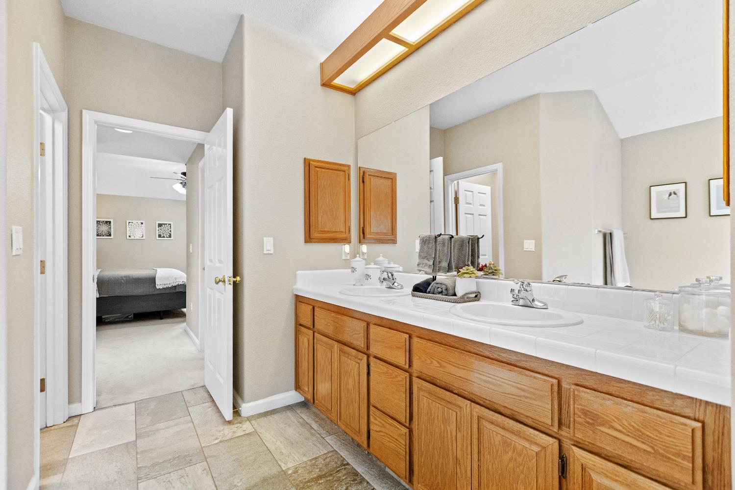 Detail Gallery Image 50 of 72 For 9180 Quail Cove Dr, Elk Grove,  CA 95624 - 5 Beds | 2/1 Baths