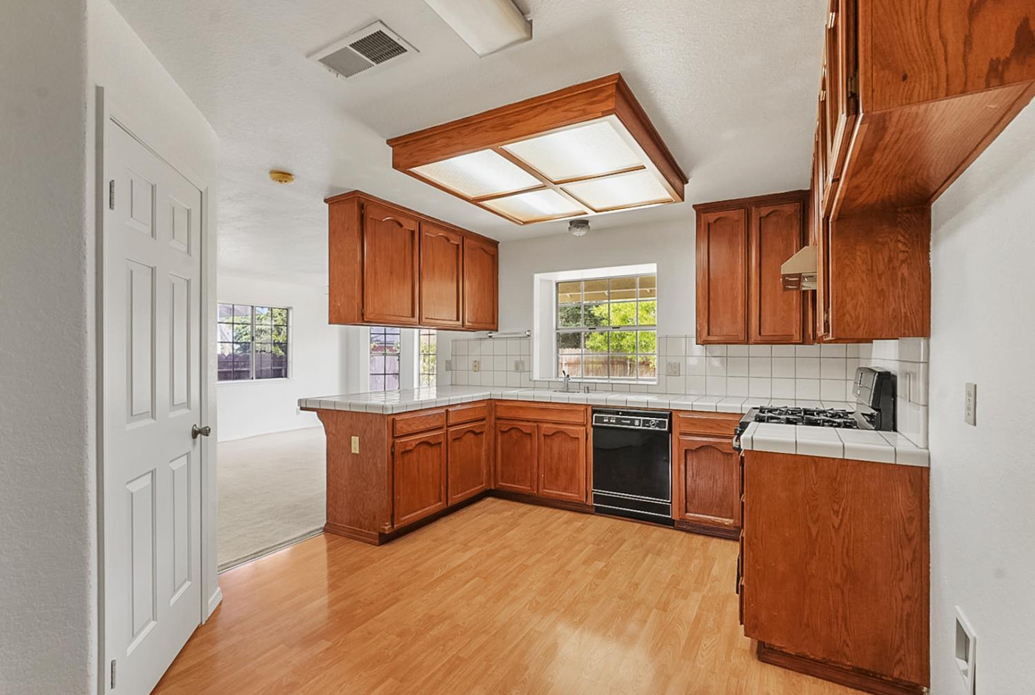Detail Gallery Image 15 of 32 For 1011 Georgetown Ave, Turlock,  CA 95382 - 4 Beds | 2 Baths