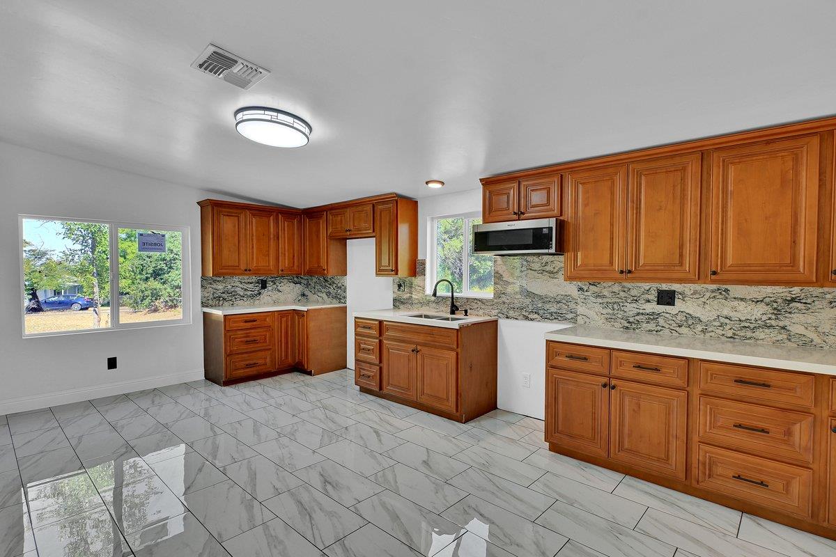 Detail Gallery Image 12 of 61 For 11 La Mirada Ave, Oroville,  CA 95966 - 3 Beds | 2 Baths