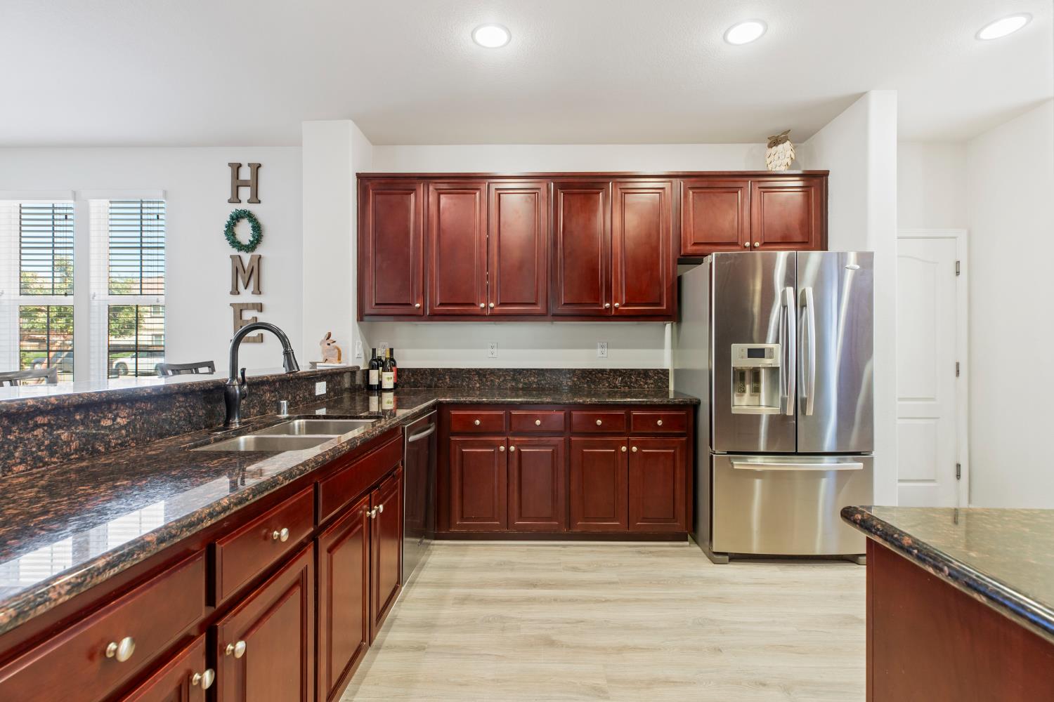 Detail Gallery Image 12 of 32 For 9477 California Oak Cir, Patterson,  CA 95363 - 4 Beds | 3/1 Baths
