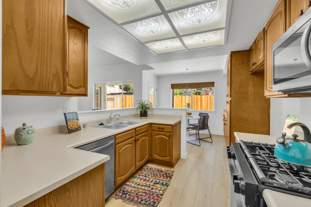 Detail Gallery Image 35 of 75 For 5984 Sawyer Cir, Sacramento,  CA 95823 - 3 Beds | 2 Baths