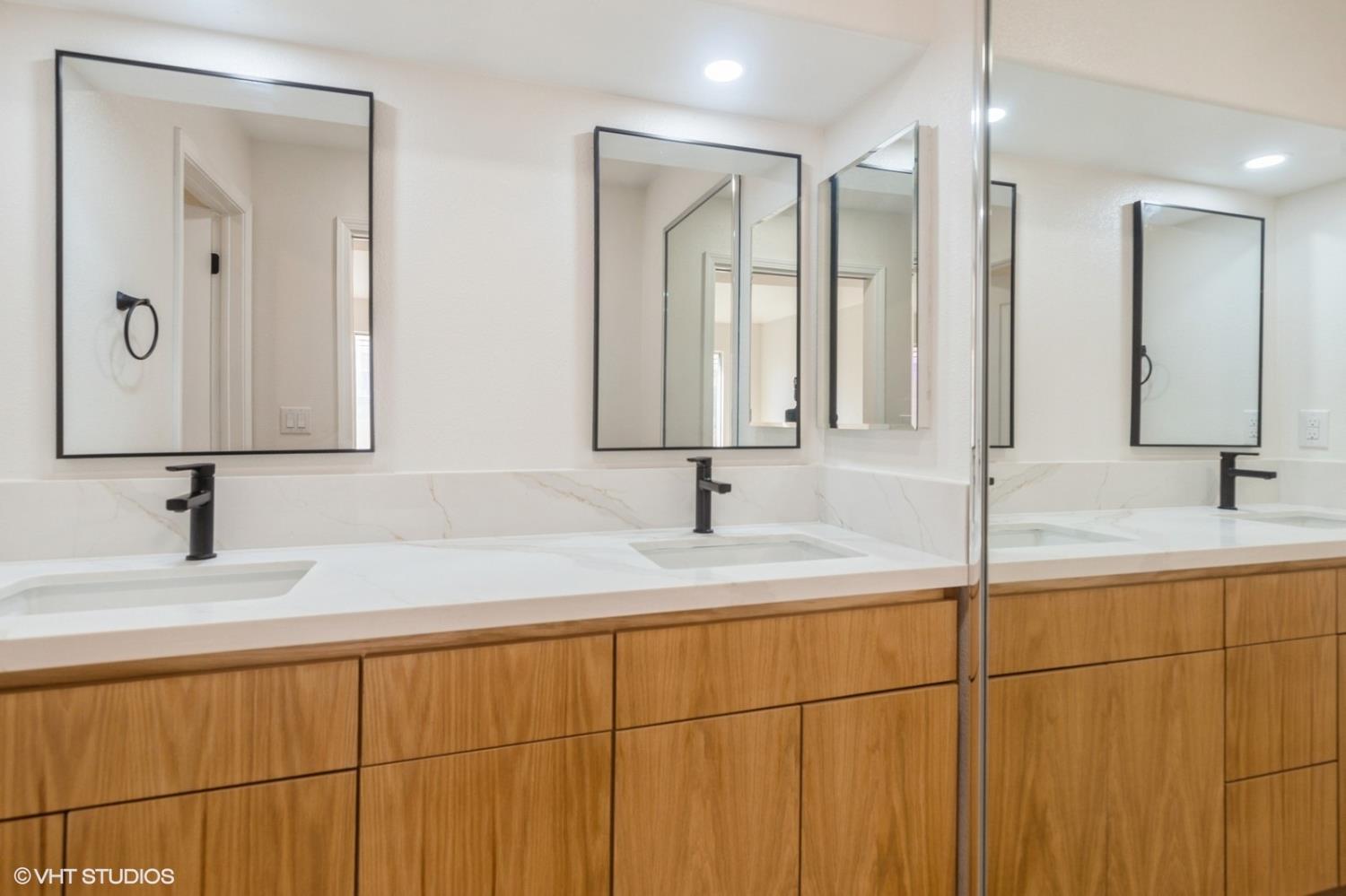 Detail Gallery Image 39 of 48 For 987 Asilomar Ter #2,  Sunnyvale,  CA 94086 - 2 Beds | 2/1 Baths