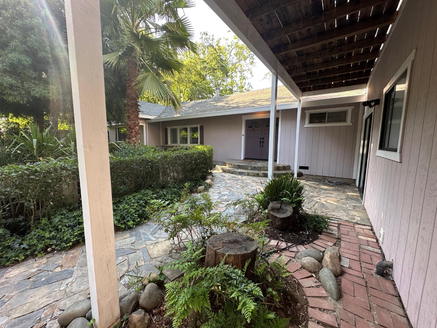 Detail Gallery Image 2 of 41 For 5640 North Ave, Carmichael,  CA 95608 - 4 Beds | 4 Baths