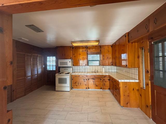 Detail Gallery Image 9 of 18 For 1158 Sunrise Ave, Modesto,  CA 95350 - 2 Beds | 2 Baths