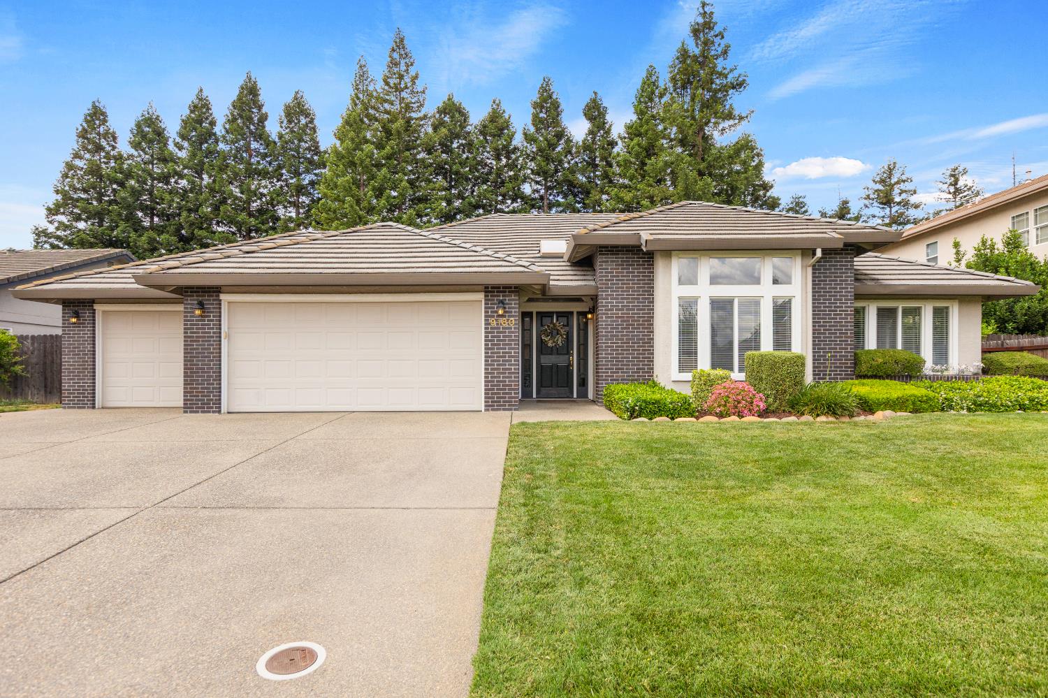 Detail Gallery Image 2 of 72 For 9180 Quail Cove Dr, Elk Grove,  CA 95624 - 5 Beds | 2/1 Baths