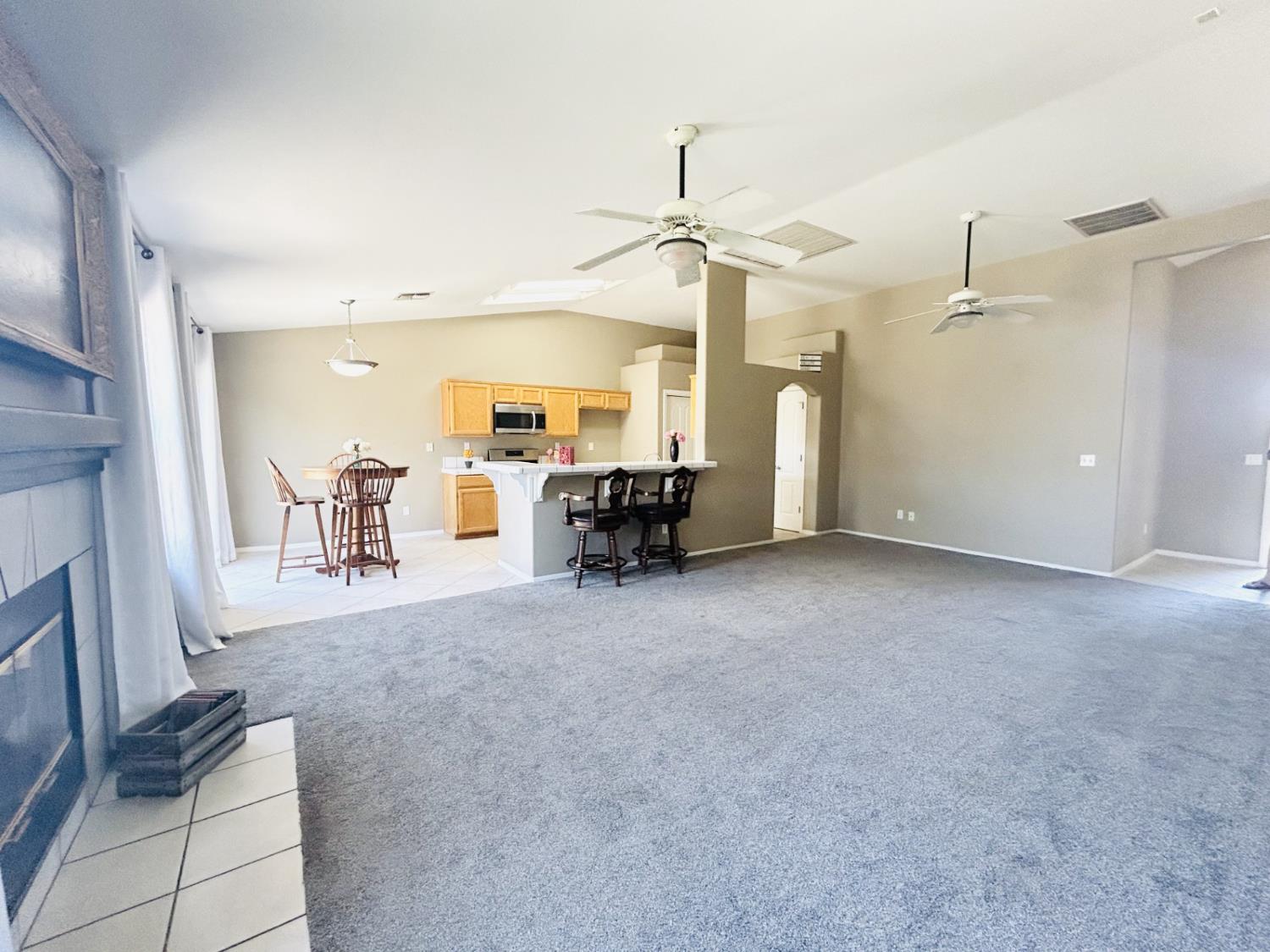 Detail Gallery Image 7 of 31 For 766 Oldenburg Way, Galt,  CA 95632 - 3 Beds | 2 Baths