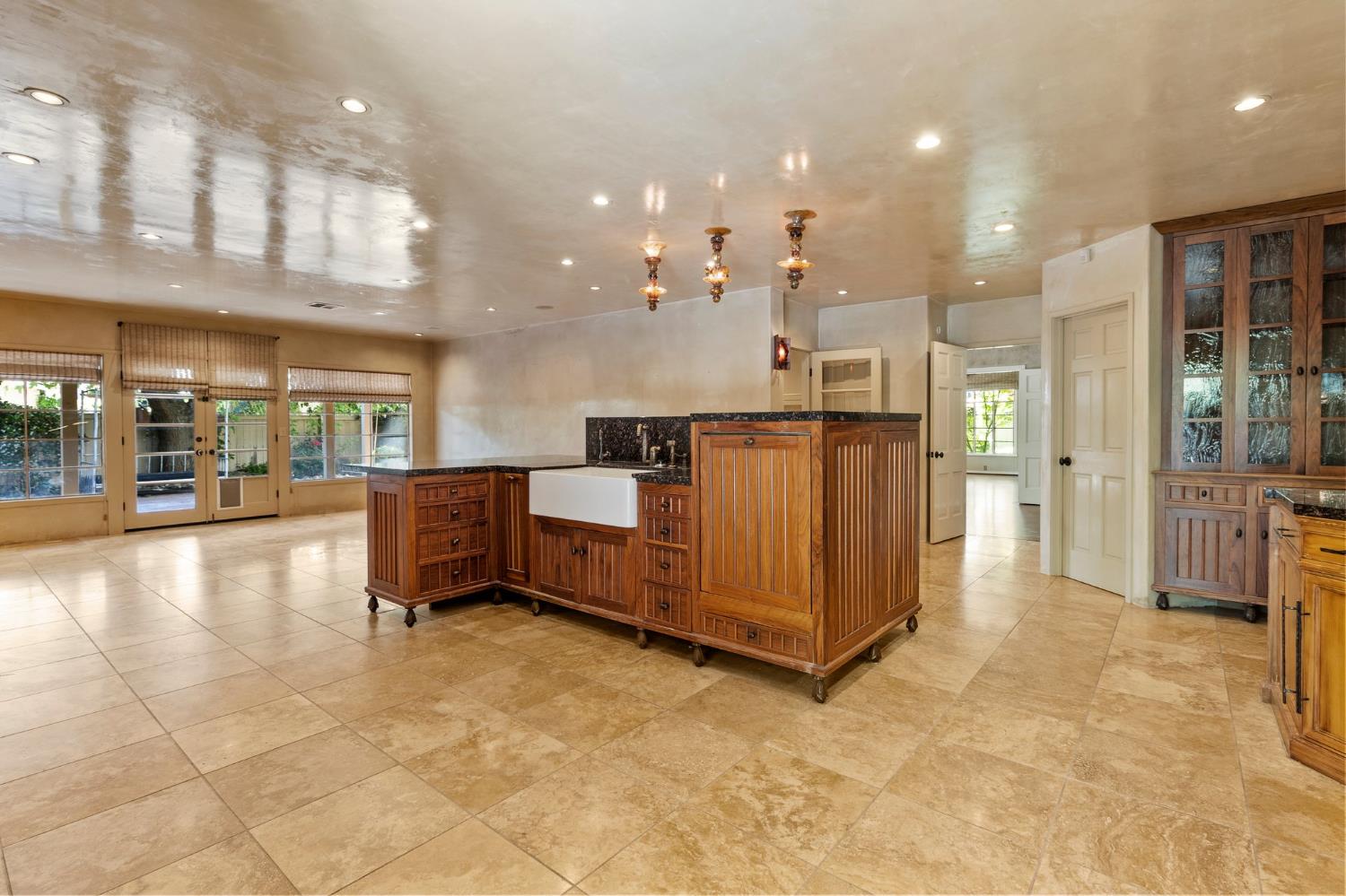 Detail Gallery Image 24 of 58 For 300 El Rio Ave, Modesto,  CA 95354 - 5 Beds | 3 Baths