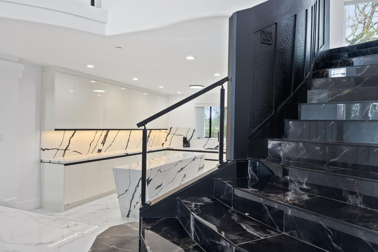 Detail Gallery Image 75 of 93 For 9425 S Wales Way, Elk Grove,  CA 95758 - 5 Beds | 5/1 Baths