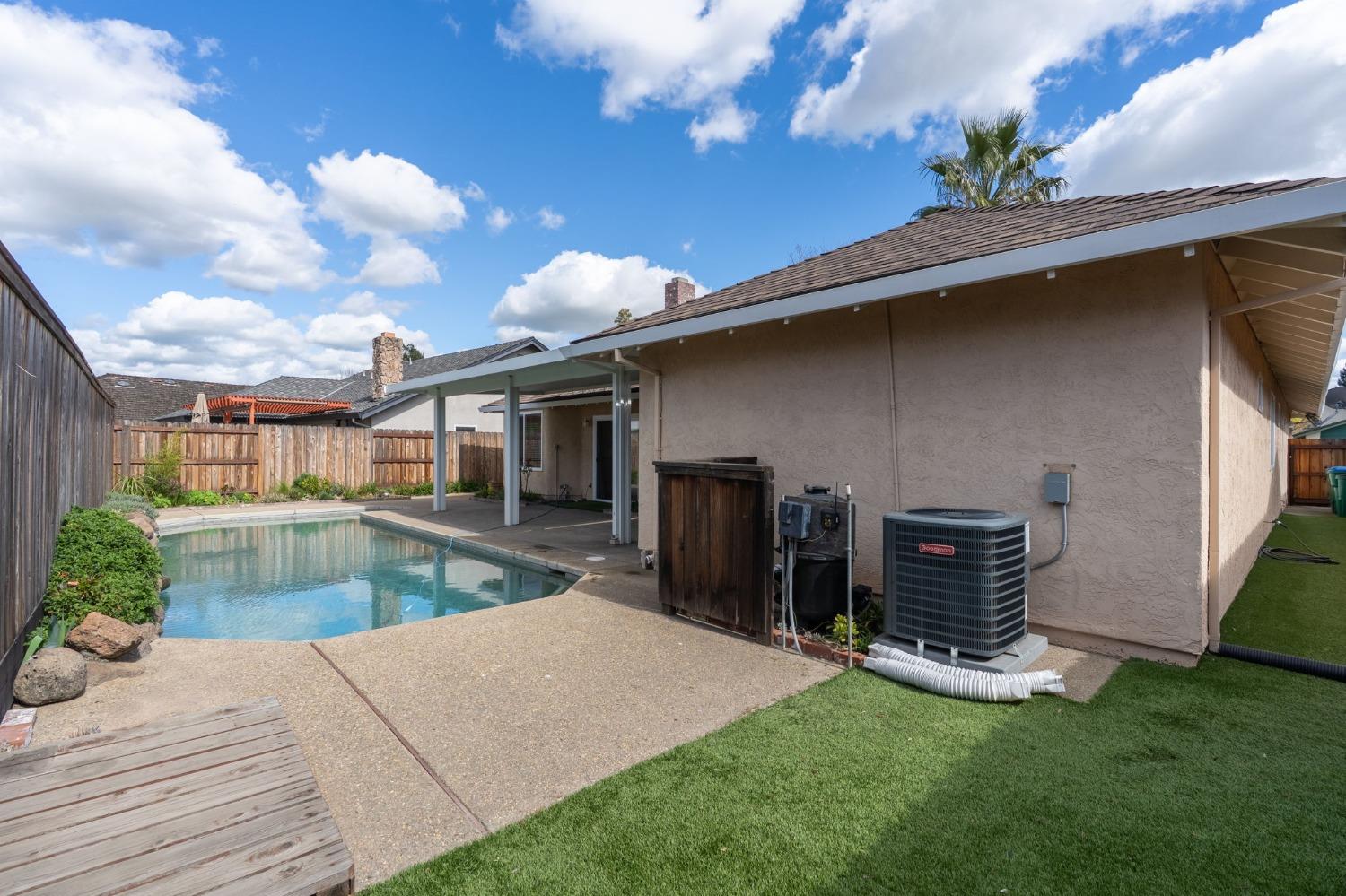 Detail Gallery Image 32 of 52 For 1047 Miwok Dr, Lodi,  CA 95240 - 3 Beds | 2 Baths